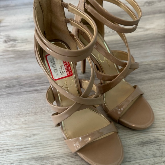 Assorted Heels, new or barely worn - Picture 4 of 5